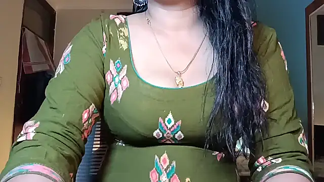 horny milf couple online show from June 2026 07:29:01 PM
