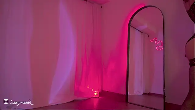 Snapshot of _issy chatting on October 2025 02:54:02 AM issy online show from October 2025 02:54:02 AM