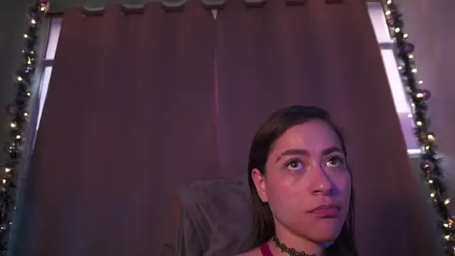 Snapshot of _issy chatting on December 2025 10:26:01 PM issy online show from December 2025 10:26:01 PM