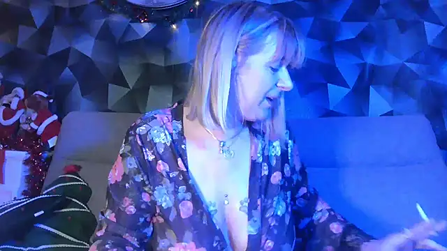 Delichieuse5 online show from December 2024 11:40:02 PM