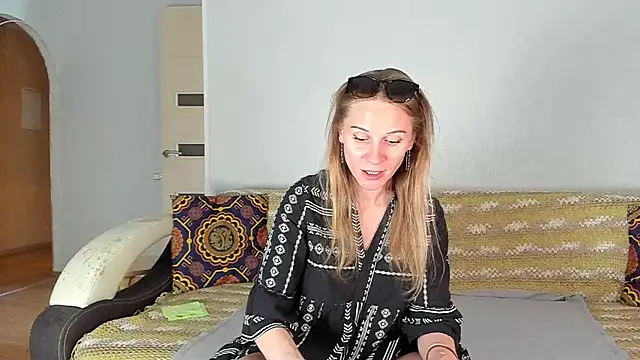 Amalia Mio online show from June 2026 08:28:02 AM