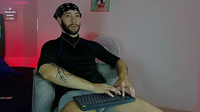 angel kyrozz online show from March 2026 07:08:02 PM