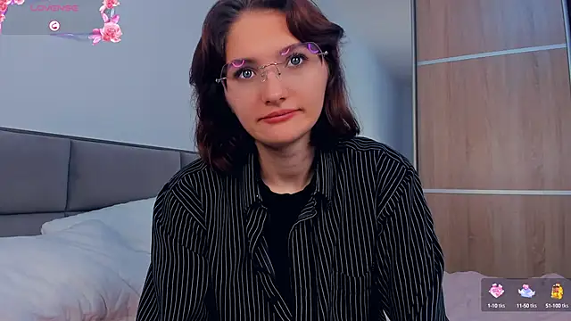 Snapshot of LorrieDegonia chatting on October 2025 04:13:02 AM LorrieDegonia online show from October 2025 04:13:02 AM