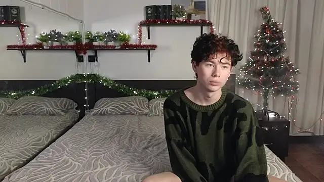 Cute Mike online show from December 2025 11:23:01 PM