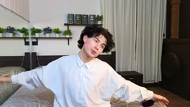 Cute Mike online show from February 2026 04:24:02 PM