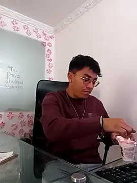 Snapshot of EithanFuckboys chatting on November 2025 08:09:01 PM EithanFuckboys online show from November 2025 08:09:01 PM