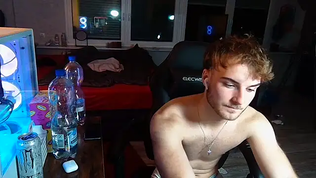 WolkenJunge2006 online show from October 2025 09:34:02 PM