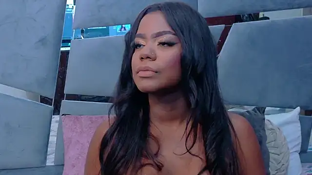 Snapshot of LorraiineJohnson chatting on November 2025 07:59:01 PM LorraiineJohnson online show from November 2025 07:59:01 PM