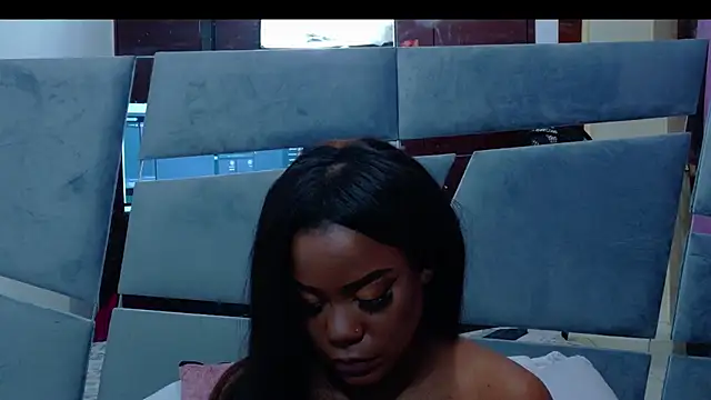 Snapshot of LorraiineJohnson chatting on November 2025 05:24:01 PM LorraiineJohnson online show from November 2025 05:24:01 PM