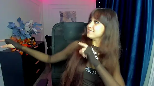 TiffanyYounge online show from October 2025 04:09:01 AM