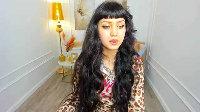 TiffanyYounge online show from April 2026 12:14:01 PM