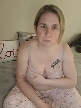 Snapshot of LaceyWestxx chatting on March 2026 06:25:01 PM LaceyWestxx online show from March 2026 06:25:01 PM