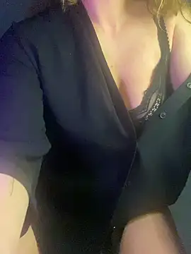 melisss2 online show from April 2026 09:50:01 PM