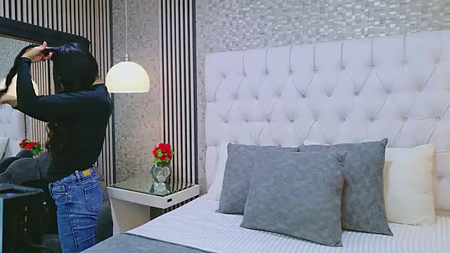 CristalShayy online show from March 2026 12:11:02 PM