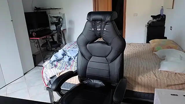 Al3xox02 online show from February 2026 09:47:02 AM