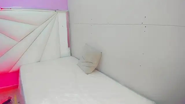 Snapshot of cielooo_ chatting on December 2025 08:57:02 PM cielooo online show from December 2025 08:57:02 PM