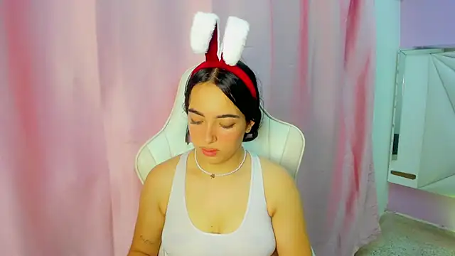 Snapshot of cielooo_ chatting on December 2025 08:25:02 PM cielooo online show from December 2025 08:25:02 PM