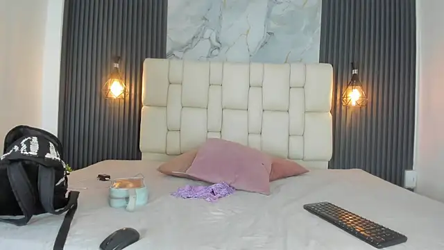 antonelasc online show from March 2026 08:15:01 PM