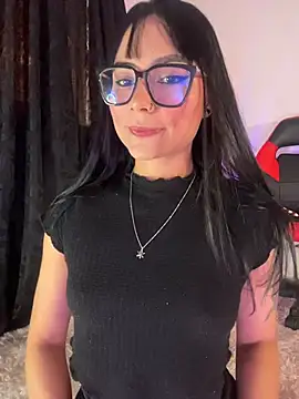 Snapshot of AlannaDollx chatting on November 2025 01:44:02 PM AlannaDollx online show from November 2025 01:44:02 PM