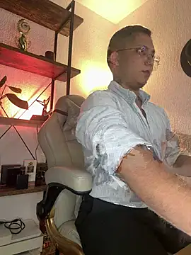 Snapshot of LiamColby_ chatting on February 2026 03:43:01 AM LiamColby online show from February 2026 03:43:01 AM