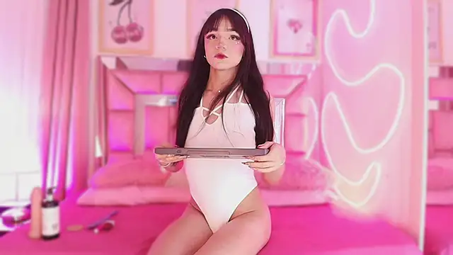 Snapshot of Nefera_Noxx chatting on December 2025 03:48:01 AM Nefera Noxx online show from December 2025 03:48:01 AM