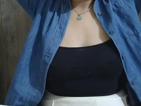 Snapshot of Hot_Meadow chatting on November 2025 06:40:02 PM Hot Meadow online show from November 2025 06:40:02 PM