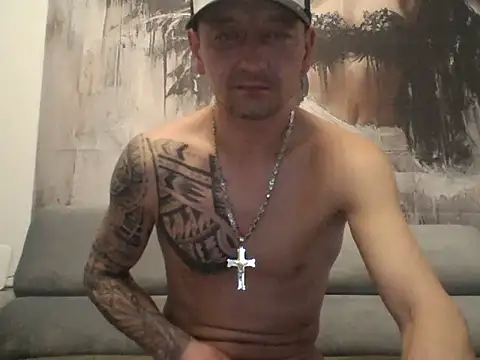 Chiefmarcin1234 online show from February 2026 07:23:02 AM