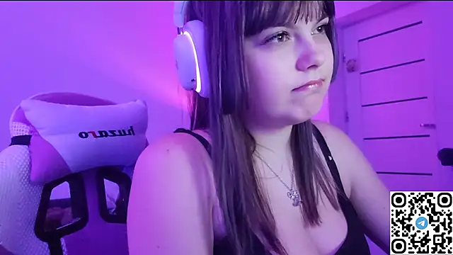 KristiBloom online show from December 2025 09:52:02 PM