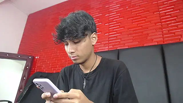 tyler wolf1  online show from October 2025 12:27:01 PM