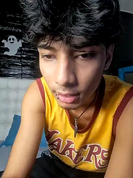 tyler wolf1  online show from November 2025 12:38:02 PM