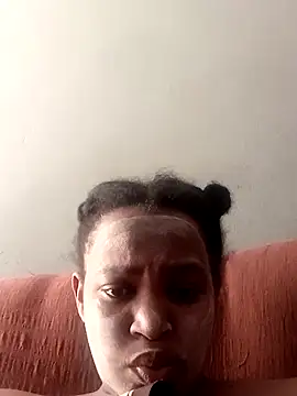 Snapshot of KinkyLunaRose chatting on October 2025 09:42:02 AM KinkyLunaRose online show from October 2025 09:42:02 AM