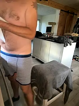 smkbustr online show from October 2025 08:42:02 PM