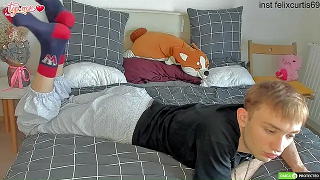 Snapshot of felixcurt69 chatting on June 2026 11:18:02 AM felixcurt69 online show from June 2026 11:18:02 AM