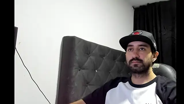 coolfriki online show from November 2025 04:56:01 AM