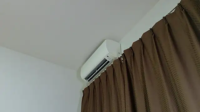 Snapshot of mio_k1 chatting on November 2025 11:32:02 AM mio k1 online show from November 2025 11:32:02 AM