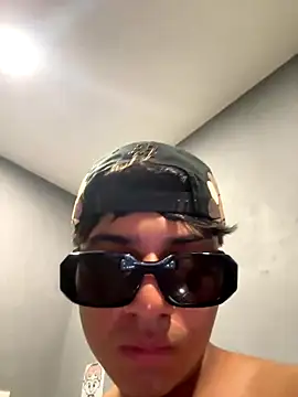 Snapshot of lain213 chatting on October 2025 07:06:01 AM lain213 online show from October 2025 07:06:01 AM