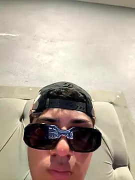 Snapshot of lain213 chatting on October 2025 05:39:02 AM lain213 online show from October 2025 05:39:02 AM