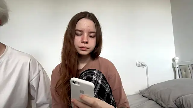 EhtelBiondi online show from March 2026 08:10:02 AM