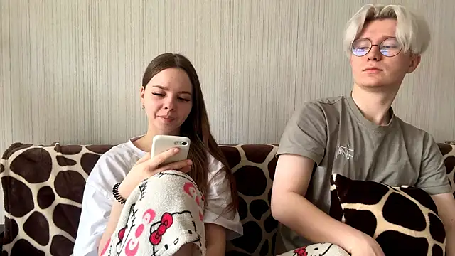 EhtelBiondi online show from April 2026 08:53:02 AM