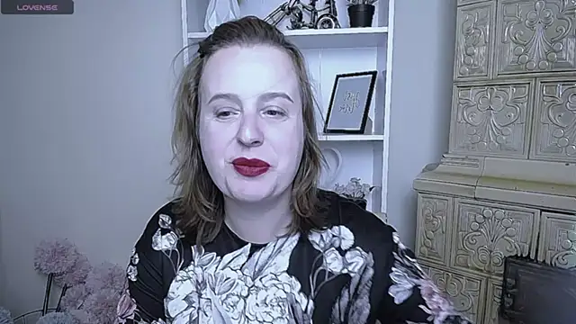 HelenFl online show from October 2025 07:07:02 AM