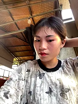 Snapshot of Mylinh- chatting on October 2025 08:59:01 AM Mylinh- online show from October 2025 08:59:01 AM