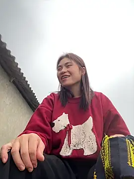 Snapshot of Mylinh- chatting on November 2025 07:18:02 AM Mylinh- online show from November 2025 07:18:02 AM