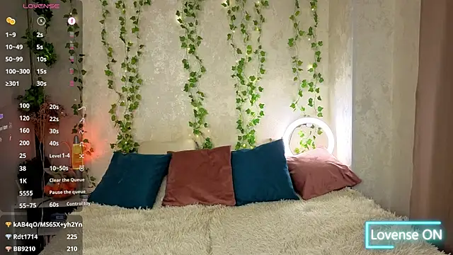  Cats eyes  online show from November 2025 12:19:02 PM