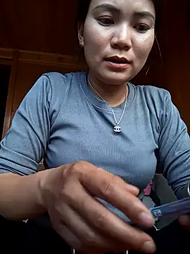 Snapshot of kun-love chatting on October 2025 09:40:02 AM kun-love online show from October 2025 09:40:02 AM