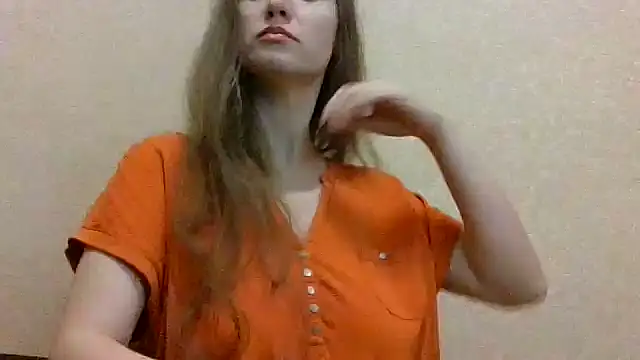 Snapshot of Lynirina chatting on February 2026 01:04:01 AM Lynirina online show from February 2026 01:04:01 AM