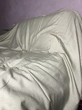 LaraVoosh online show from October 2025 06:38:01 AM