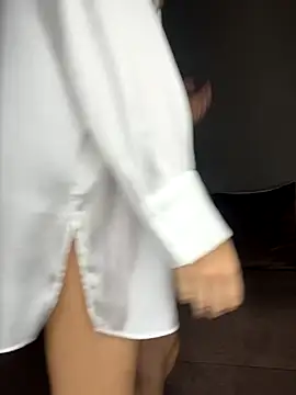 LaraVoosh online show from October 2025 07:07:02 AM