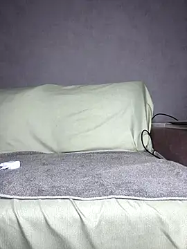 LaraVoosh online show from November 2025 07:41:01 AM