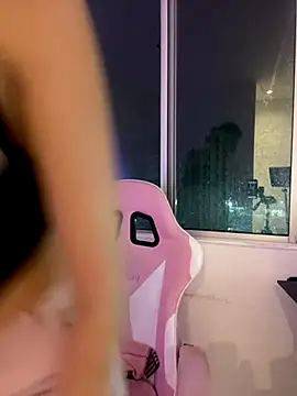 Snapshot of emi_star chatting on November 2025 01:06:01 AM emi star online show from November 2025 01:06:01 AM