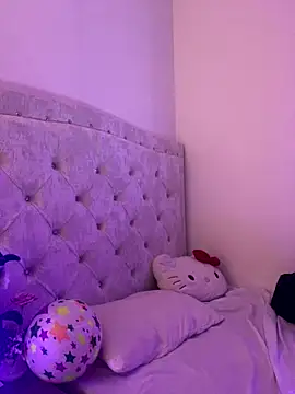 Snapshot of emi_star chatting on December 2025 12:52:02 AM emi star online show from December 2025 12:52:02 AM